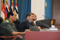 صحف العالم: مرسي يؤكد سلطته وأمريكا تستعد لسقوط الأسد