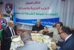 أبو عوف للقيادات الأمنية: حاجة الناس للأمن أهم من الطعام