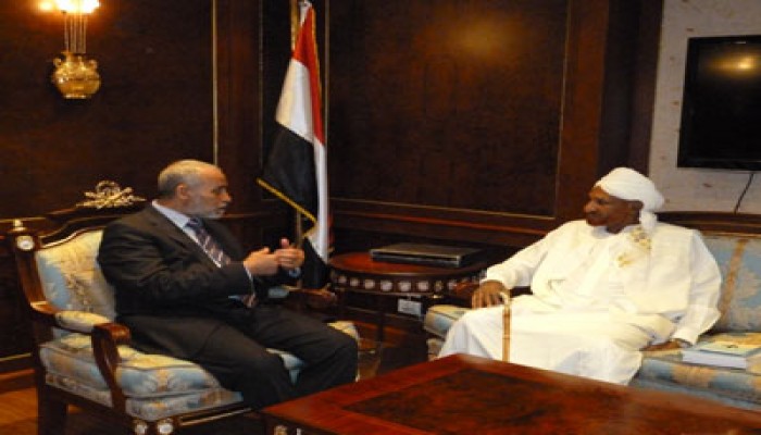 المرشد العام يستقبل الصادق المهدي