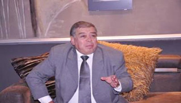 محافظ الفيوم يزور أرملة معيلة بتكليف من الرئيس