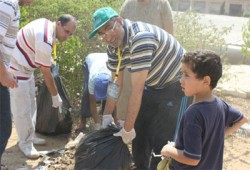 "وطن نظيف" تواصل عملها.. والجزار يتقدم المتطوعين في "أكتوبر"