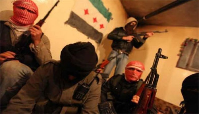 الجيش السوري الحر يأسر 50 عسكريًّا بينهم 14 ضابطًا بإدلب