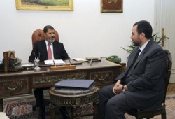 الرئيس يستقبل رئيس الوزراء هشام قنديل