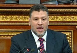 د. ياسين: يطالب بكشف غموض قتل وإقالة شخصيات استخباراتية