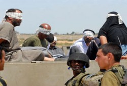 الاحتلال الصهيوني يعتقل 5 فلسطينيين بالضفة المحتلة