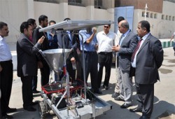 طلاب بزراعة كفر الشيخ يبتكرون آلة زراعية بدون سائق تعمل بالطاقة الشمسية