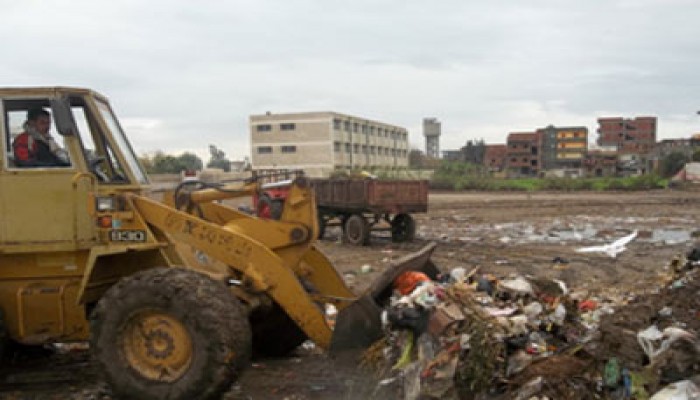 المنيا تواجه مشكلة القمامة تنفيذًا لتعليمات الرئيس