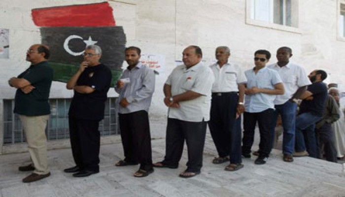 الليبيون يختارون مجلسهم الوطني في أول انتخابات بعد الثورة