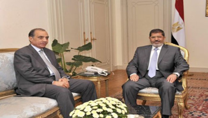 الرئيس مرسي يستقبل محافظ البنك المركزي