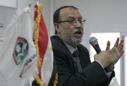 العريان ينفي شغله منصب رئيس حزب الحرية والعدالة