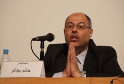 بجاتو يدعو المصريين للاصطفاف خلف مرسي لتحقيق النهضة
