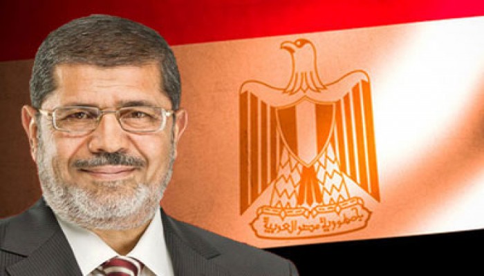 جامعة ومحافظ المنوفية يهنئان الرئيس محمد مرسي
