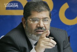 والد شهيد: "الرئيس مرسي هيجيب حقي ابني.. واليوم هاخذ عزاه"