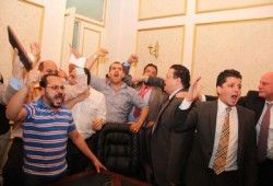 فرحة عارمة داخل مقر حملة رئيس الجمهورية