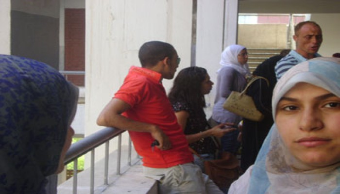 مدينة نصر.. عدد الناخبين يزداد وأنصار شفيق يفتعلون الأزمات