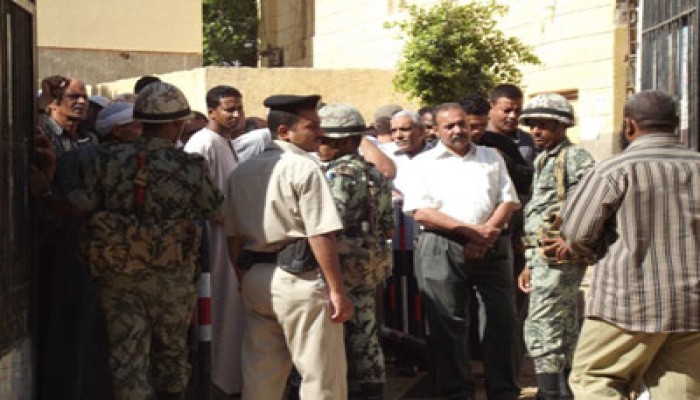 القوات المسلحة تقبض على بلطجي بالسويس