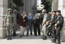 أسيوط.. تجاوزات من الجيش والشرطة ضد ناخبي الفتح