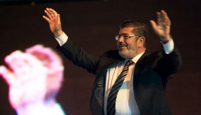 مرسي يتفوق على مرشح الفلول بثلاثة أضعاف في عُمان