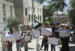 سوريا تطرد 17 دبلوماسيًّا والطائرات تقصف الثوار