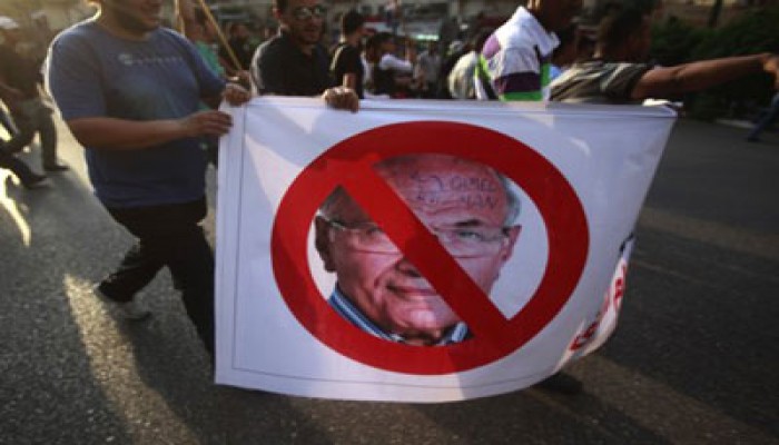 الإعادة بين مرسي ومبارك.. شعر: عاصم أحمد صلاح الدين