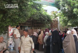 احتجاز مصوريْن في الغربية بحجة التصاريح