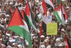 غزة ترتقب الانتخابات وتطالب الرئيس الجديد بفك الحصار