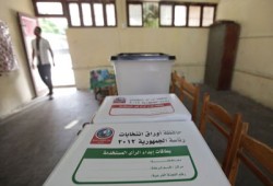 الجيزة.. رئيس لجنة بأبو النمرس يشطب الممنوعين من التصويت