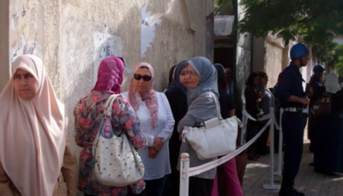 إقبال جماهيري قبيل فتح اللجان بالإسكندرية