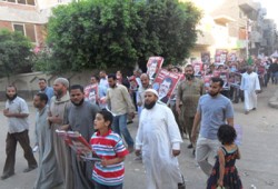 أبو قرقاص بالمنيا تهتف: "إن شاء الله مرسي كسبان"