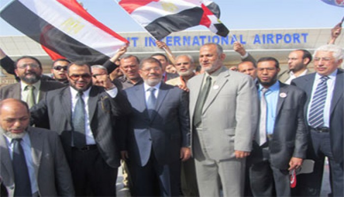 استقبال حافل لمرسي بأسيوط