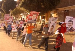 سوهاج.. مسيرة لشباب طهطا تأييدًا لمرسي