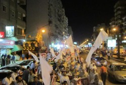 السويس.. سلاسل بشرية بطول 3 كم دعمًا لمرسي