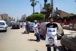 خيمة إعلامية لدعم "مرسي" ومشروع النهضة أمام جامعة بنها