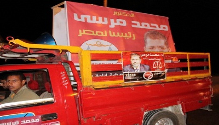 سلاسل بشرية لاستقبال د. مرسي بكفر الشيخ بطول 15 كم