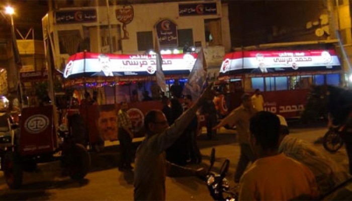 أتوبيس "النهضة" يجوب أحياء وشوارع فاقوس