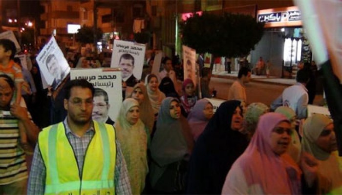 المسنات وصاحبات الأعذار يتقدمن مسيرات دعم مشروع النهضة