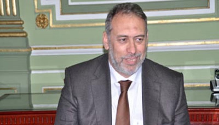 الآلاف يشيعون جنازة رئيس جامعة عين شمس