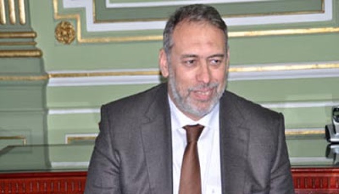 الآلاف يشيعون جنازة رئيس جامعة عين شمس