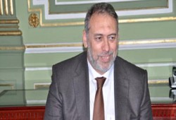 وفاة رئيس جامعة عين شمس في حادث تصادم