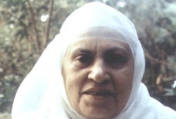 أحمد عاشور ينفي وقف مسلسل زينب الغزالي