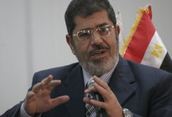 مرسي لمحافظ الشرقية: نحترم السلطة التنفيذية ونتحفظ على بعض مواقفها