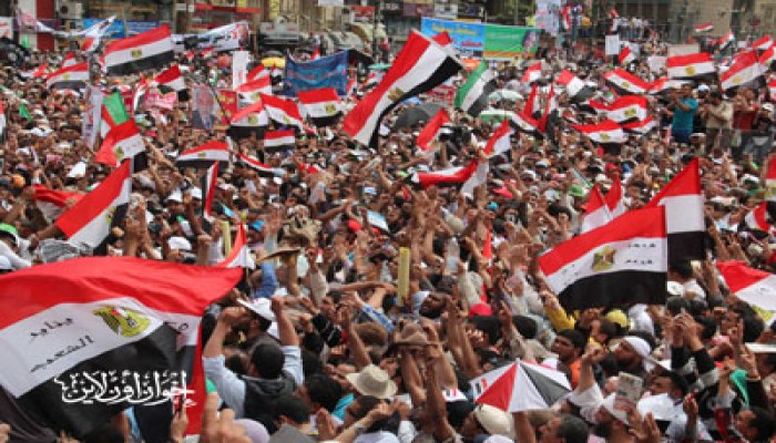 الشارع المصري: هناك مؤامرة ضد المرشحين الإسلاميين