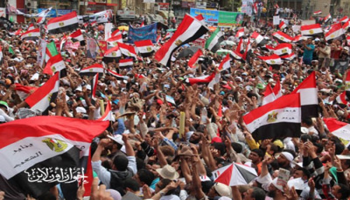 الشارع المصري: هناك مؤامرة ضد المرشحين الإسلاميين