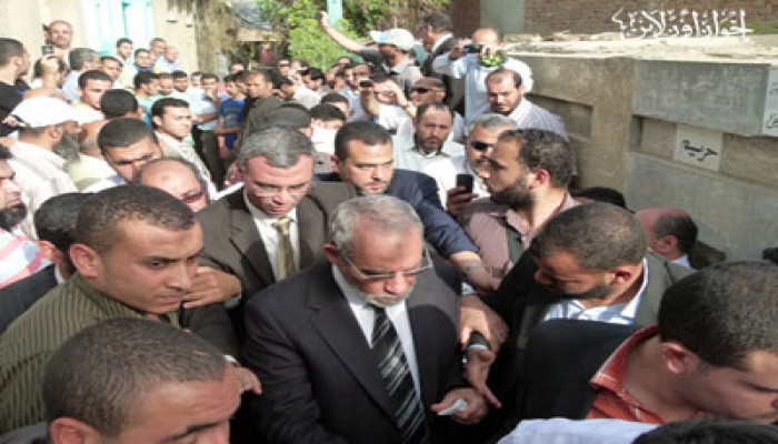 المرشد العام يشارك في جنازة المجاهد الكبير سعد لاشين