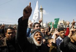غزة تنتفض في جمعة "الإنارة وكشف المؤامرة"