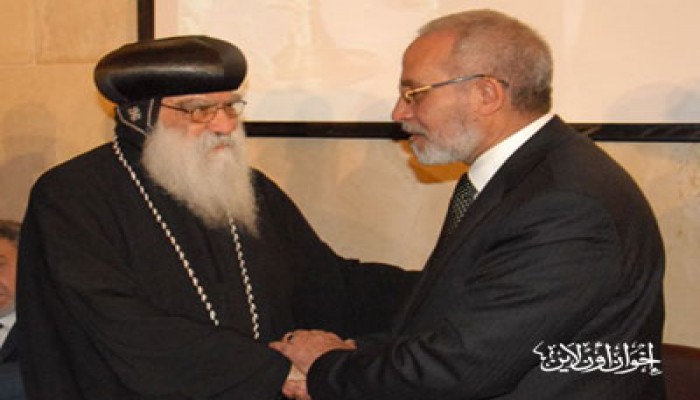 المرشد العام يتقدم وفد الإخوان في عزاء البابا شنودة