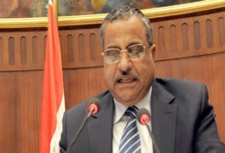 فهمي يحرم "الشهابي" من جلسة الشورى بعد مخالفة اللائحة