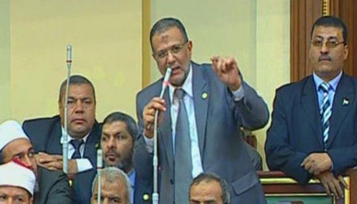 النائب علي درة يتدخل لحل أزمة "الحرفيين" ببورسعيد