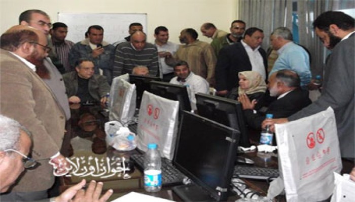 النواب ينهون أزمة 700 عامل بالإسكندرية