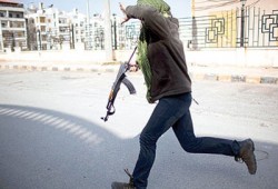 45 شهيدًا اليوم والجيش الحر يطارد ميليشيا الأسد